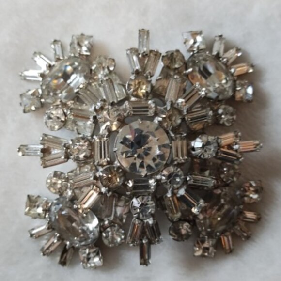 Vintage Oversize Rhinestone Brooch - Picture 3 of 11
